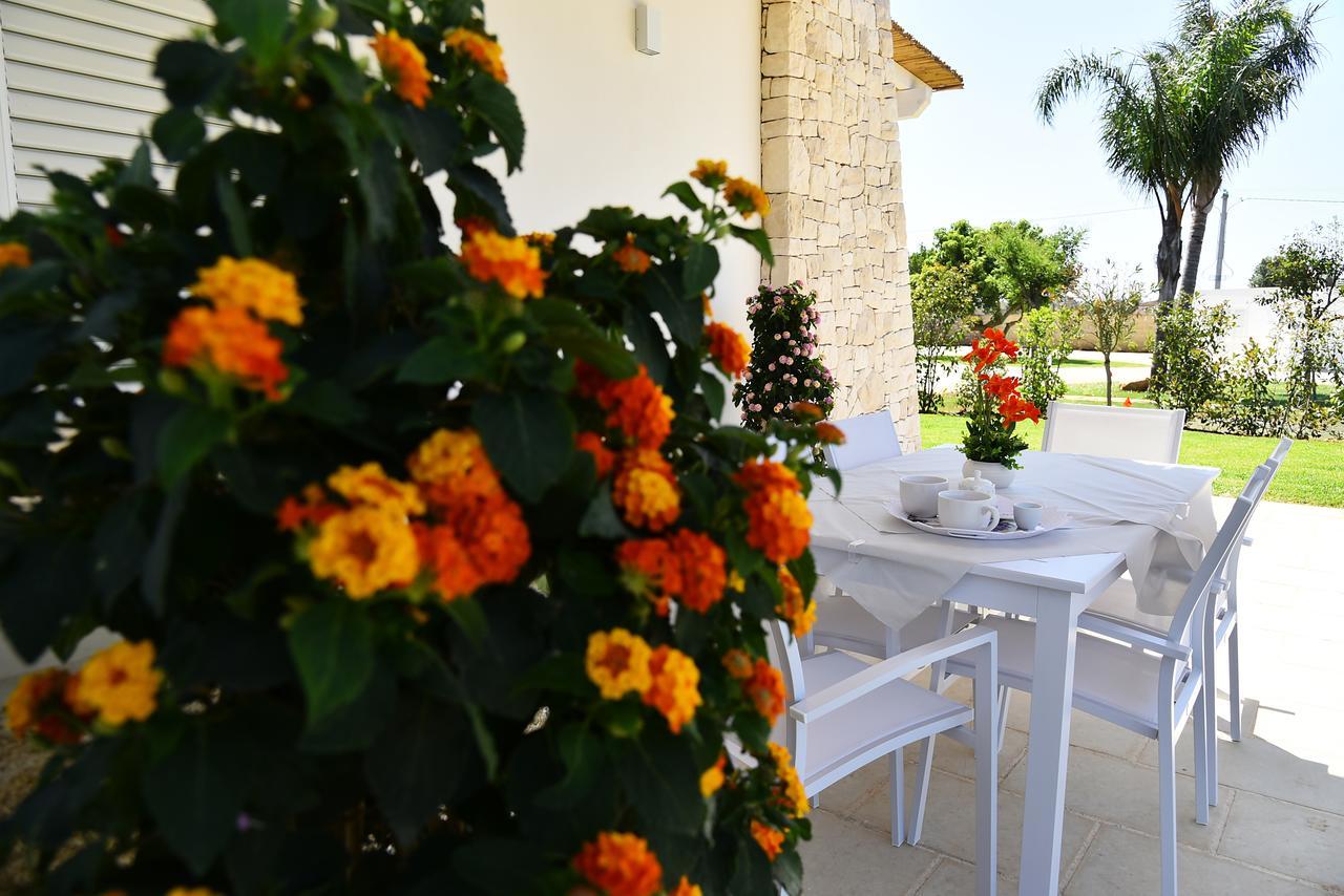 Borgo Fiorito Relais Bed & Breakfast Парабита Екстериор снимка