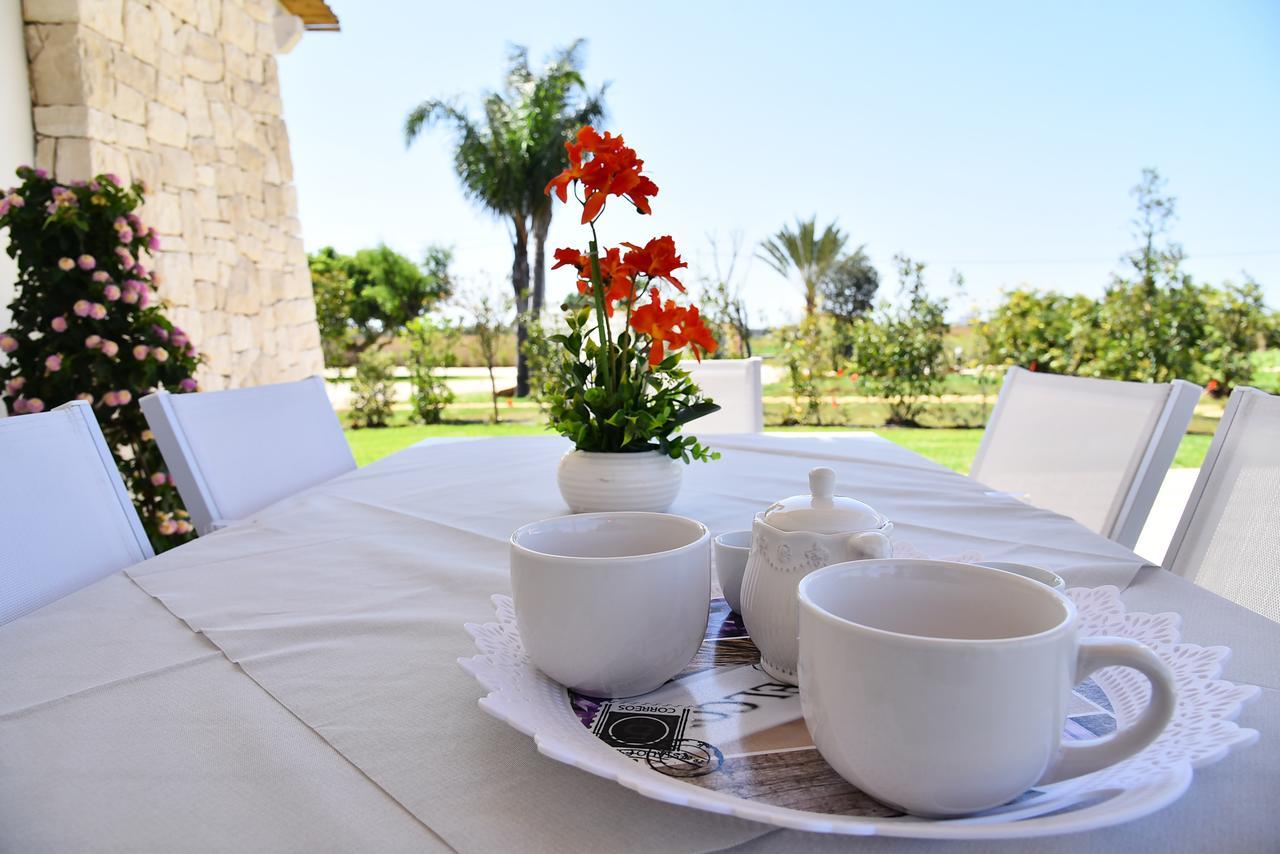 Borgo Fiorito Relais Bed & Breakfast Парабита Екстериор снимка