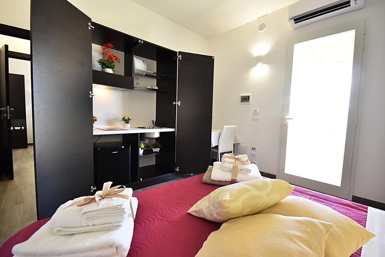 Borgo Fiorito Relais Bed & Breakfast Парабита Екстериор снимка