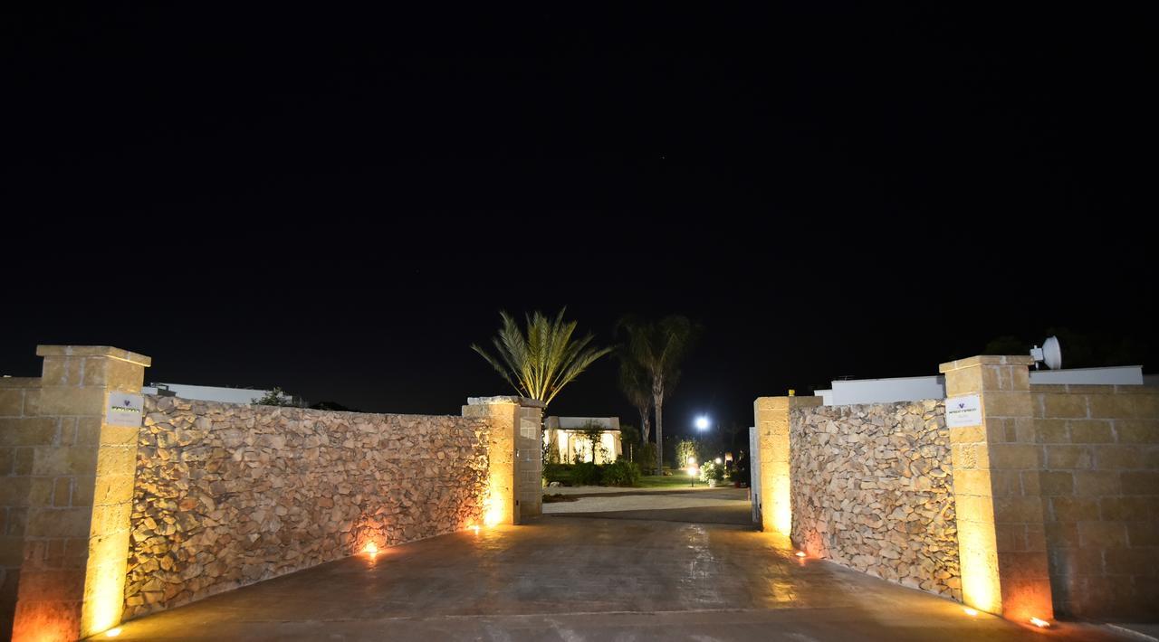 Borgo Fiorito Relais Bed & Breakfast Парабита Екстериор снимка