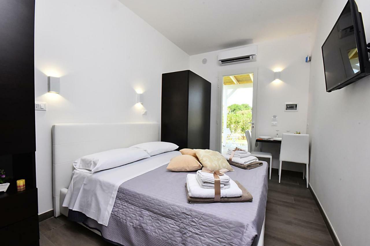 Borgo Fiorito Relais Bed & Breakfast Парабита Екстериор снимка
